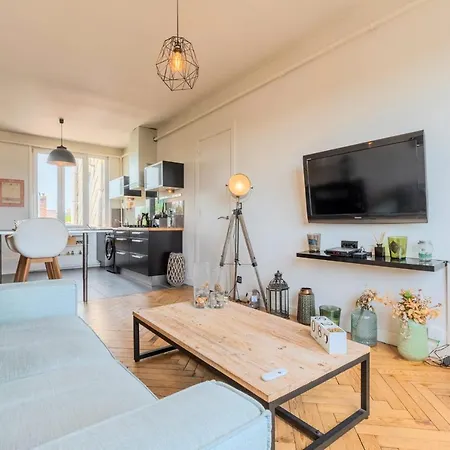 - Superb 2 Person Flat With Character *