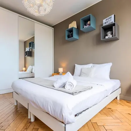 - Superb 2 Person Flat With Character